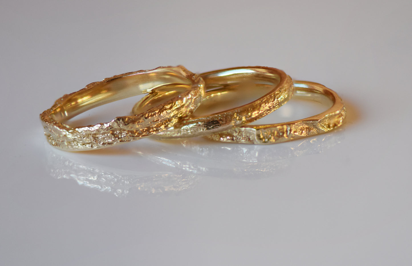 Skinny lined Oak ring - 9ct gold