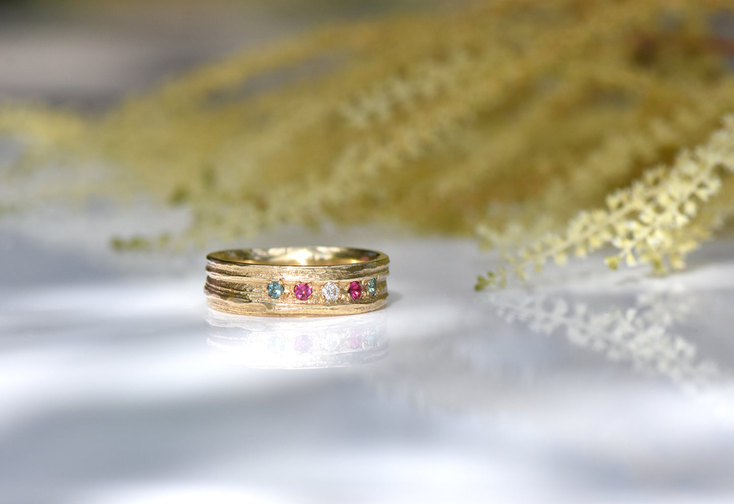 9ct Gold 5 Stone Sapphire Spring Oak Band