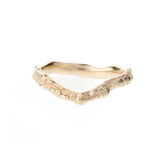 9ct Gold Hawthorn V Band