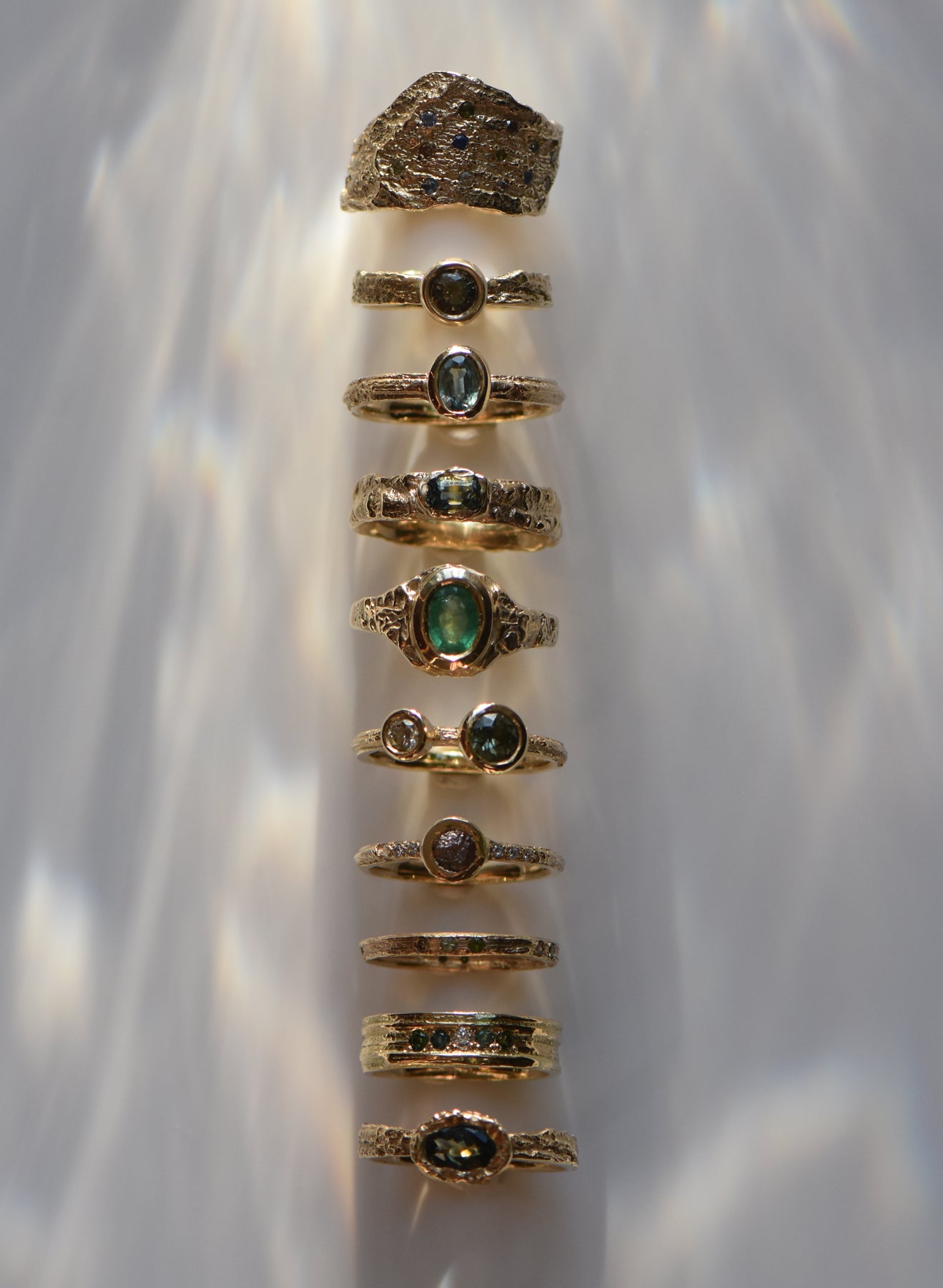 Skinny Oak ring - 9ct gold and rough red diamond