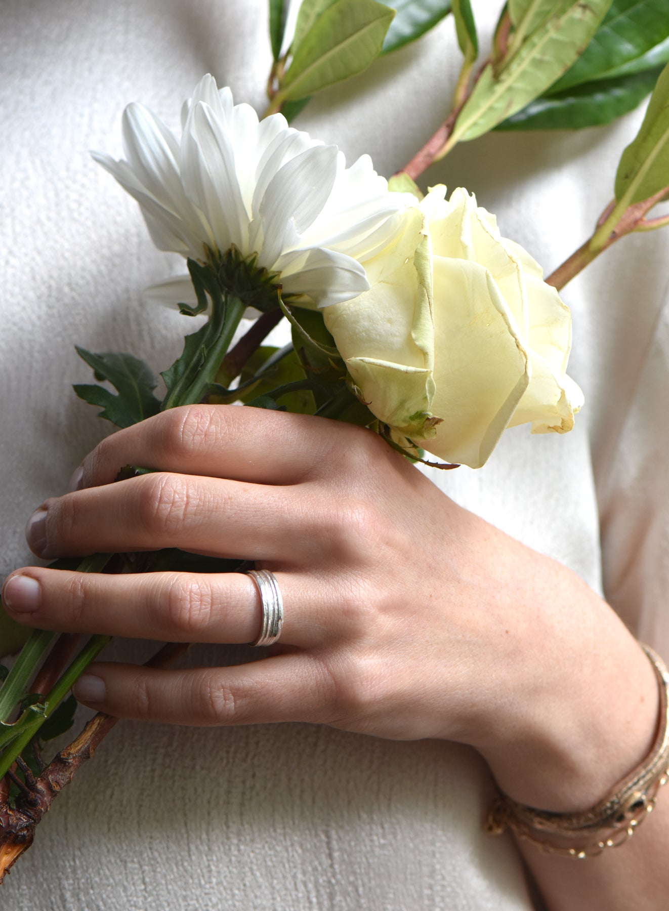 Wide Lined Oak Ring in Silver