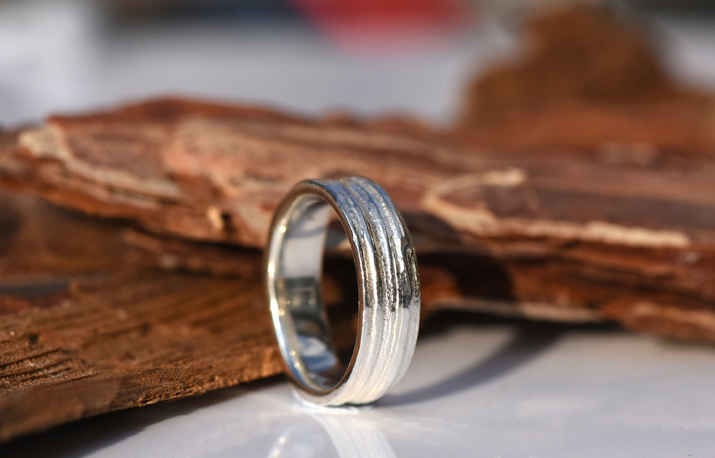 Wide Lined Oak Ring in Silver