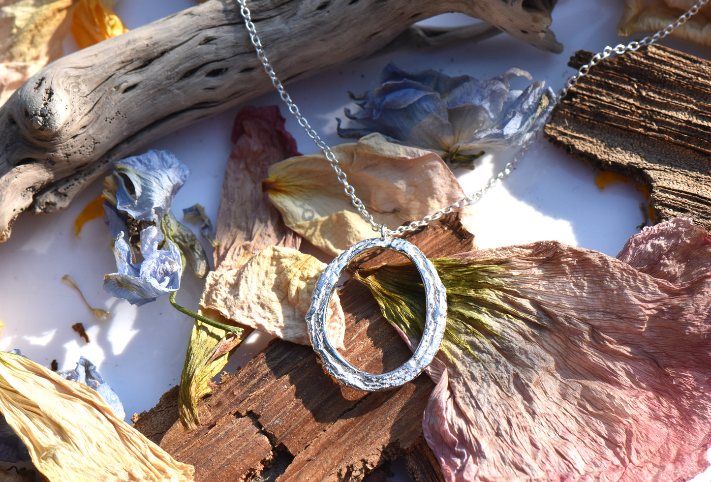 Silver Skinny London Plane Oval Necklace