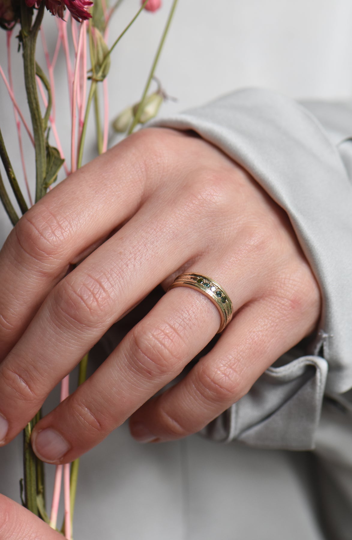 14ct Gold English Oak Ring With Five Stones