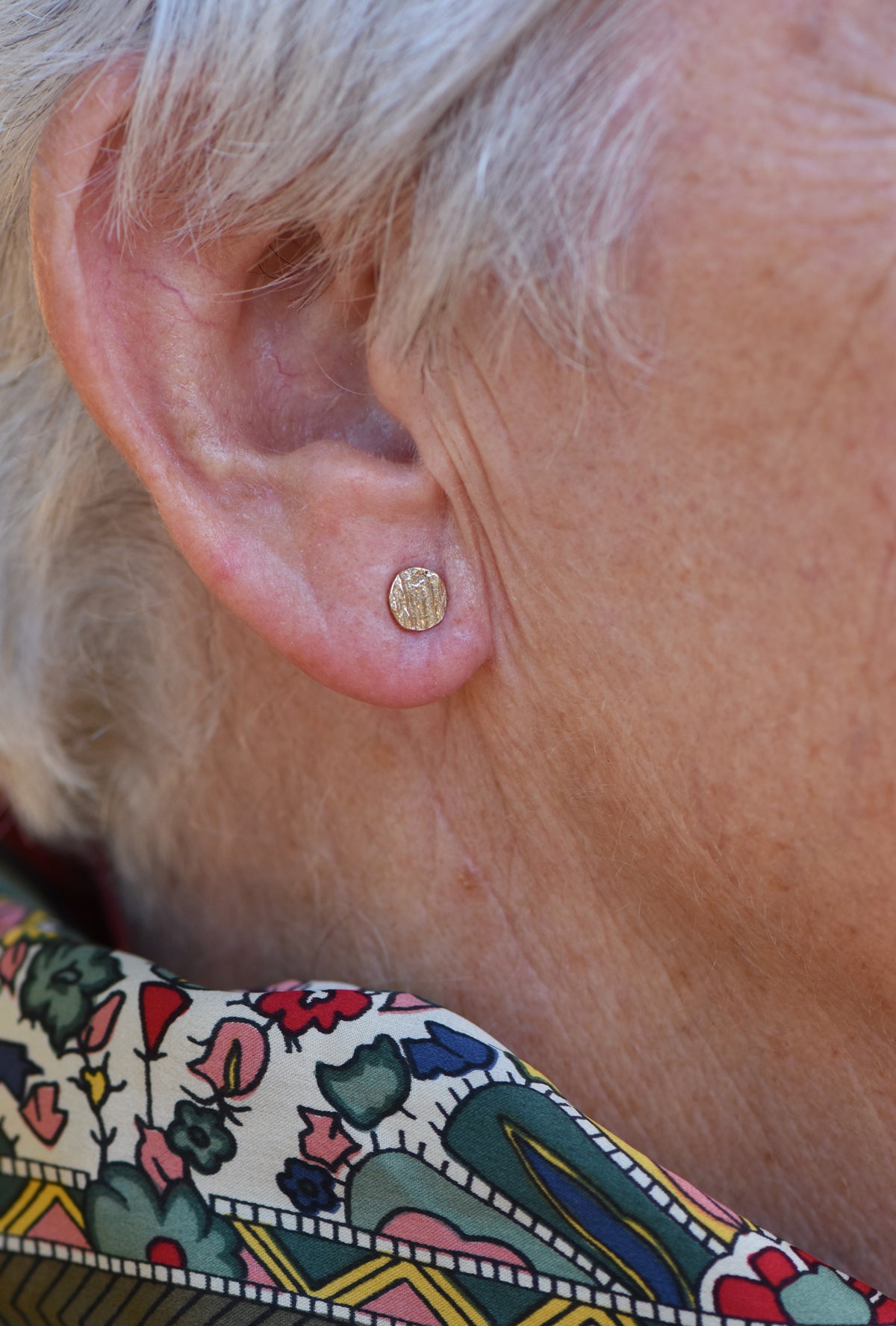Round Oak Studs in 9ct Gold
