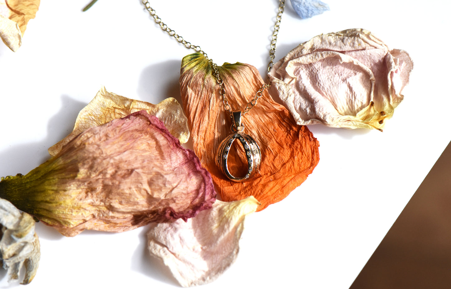 9ct Gold English Oak Diamond Pendant