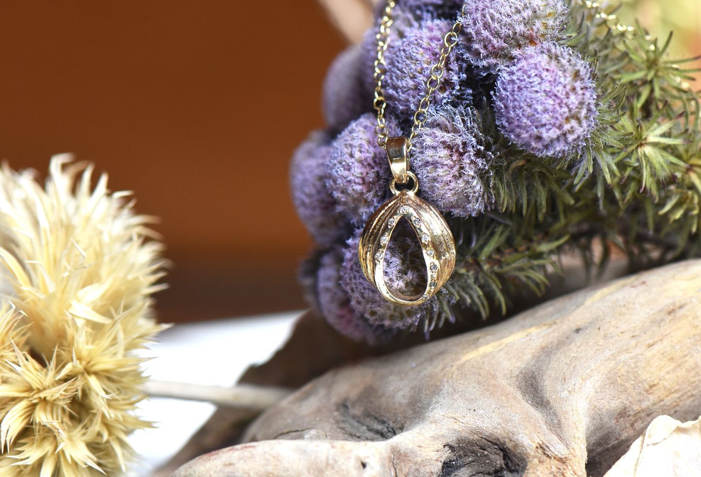 9ct Gold English Oak Diamond Pendant