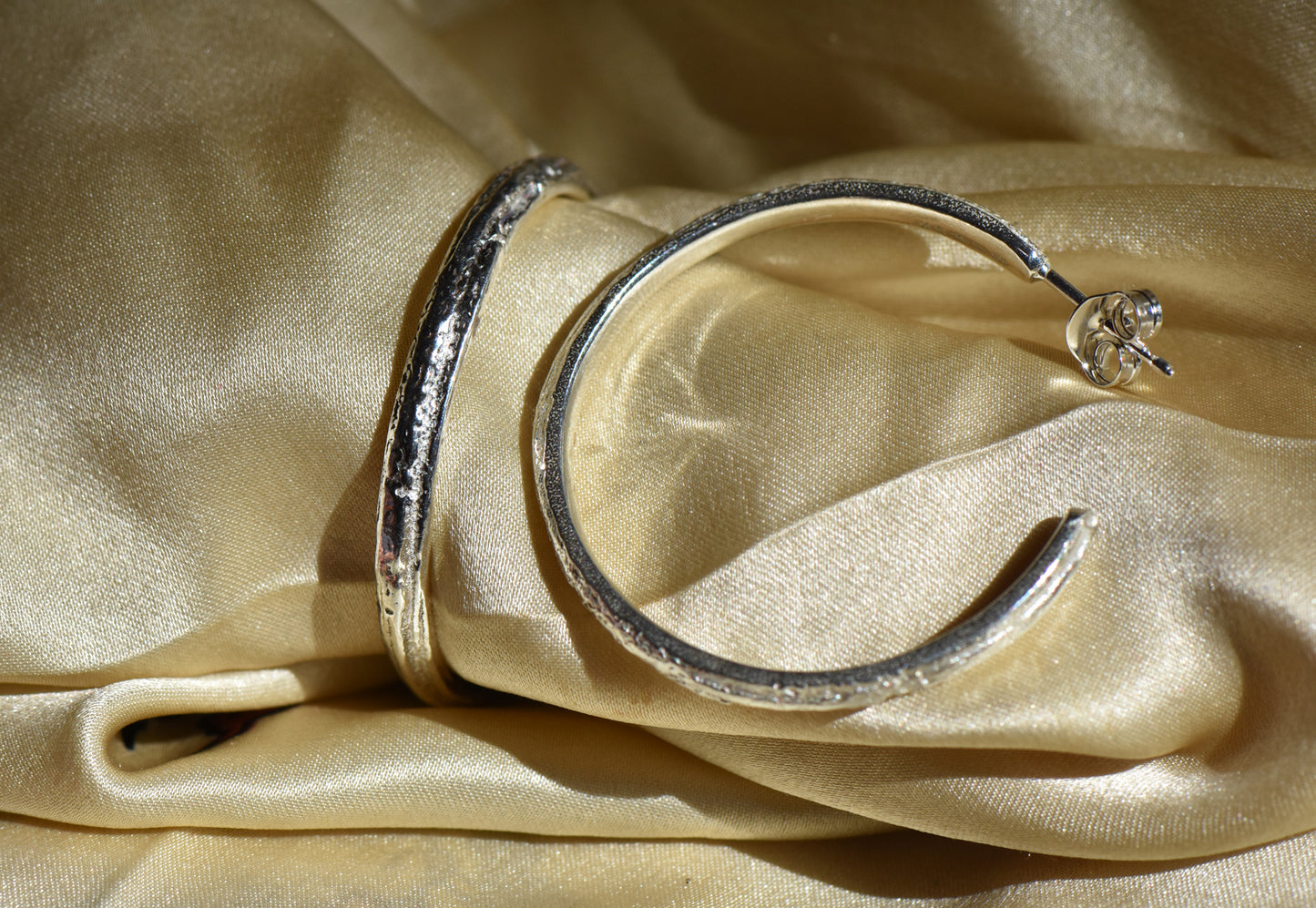 Skinny Lined Oak Hoops