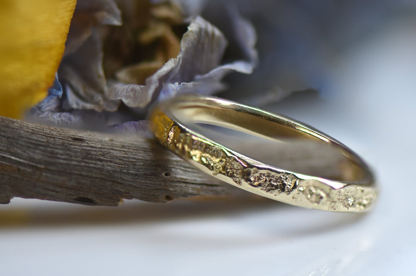 9ct Gold Skinny Hawthorn Ring