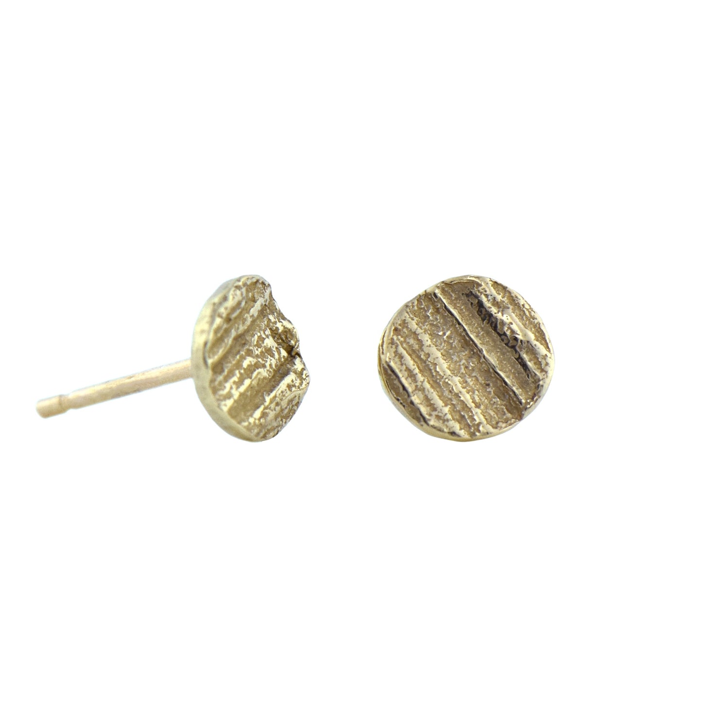 Round Oak Studs in 9ct Gold