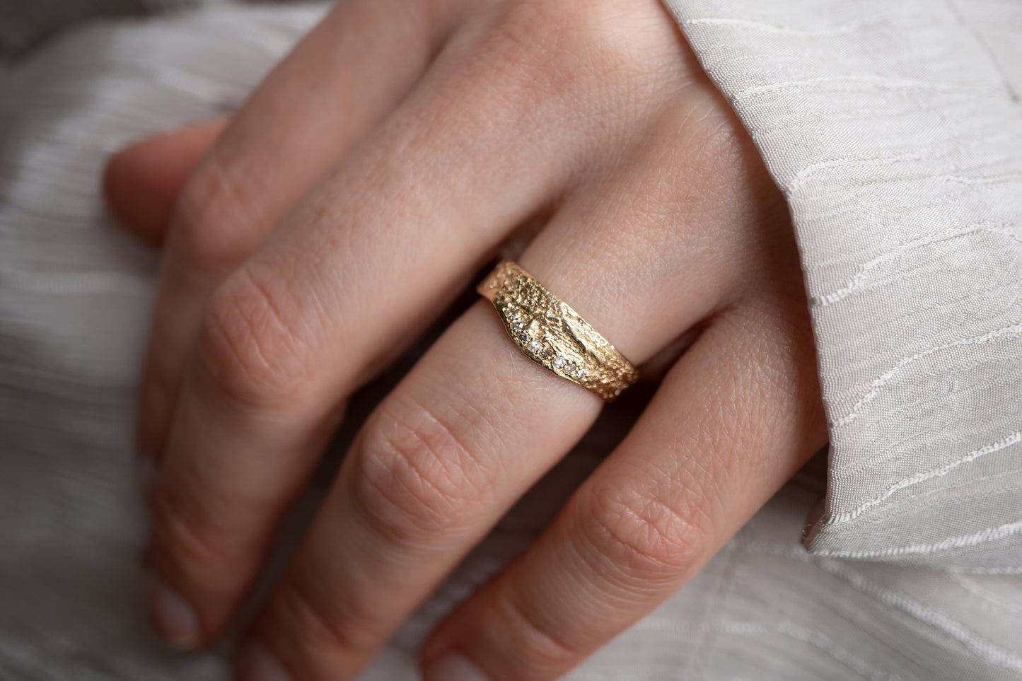 14ct Gold London Plane Ring with Champagne Diamonds