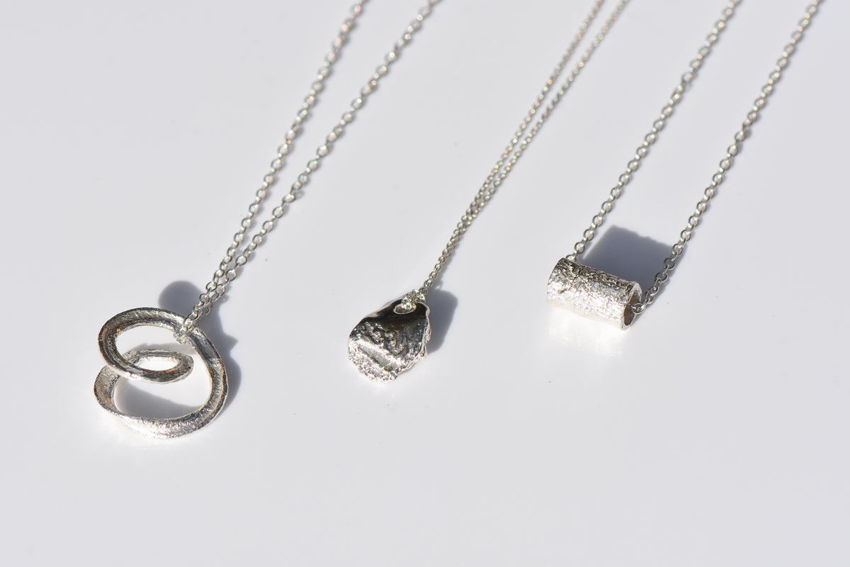 Corkscrew Swirl Necklace - silver