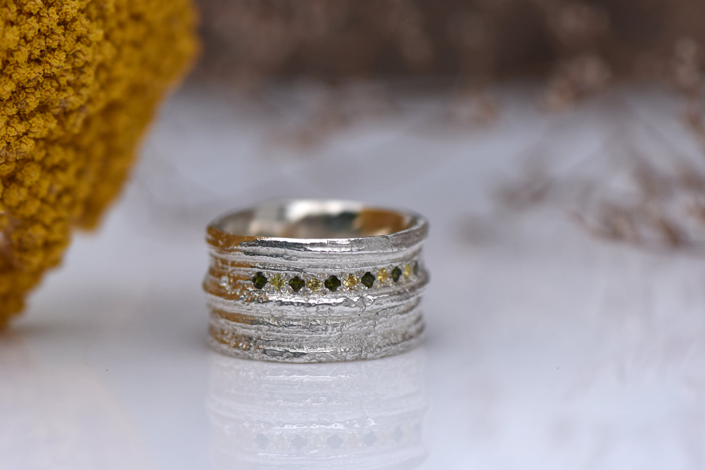 Wide Oak Autumn Leaves