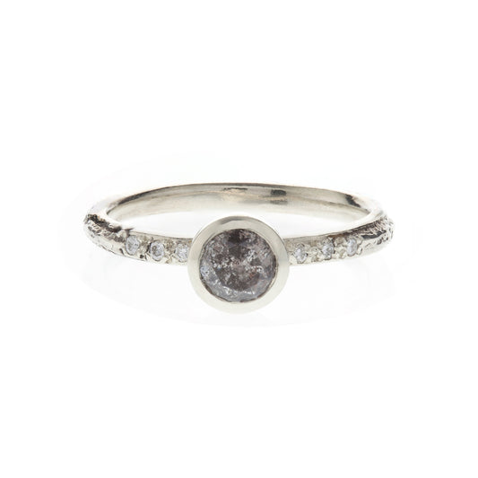 Skinny Oak ring - 9ct gold and salt and pepper diamond