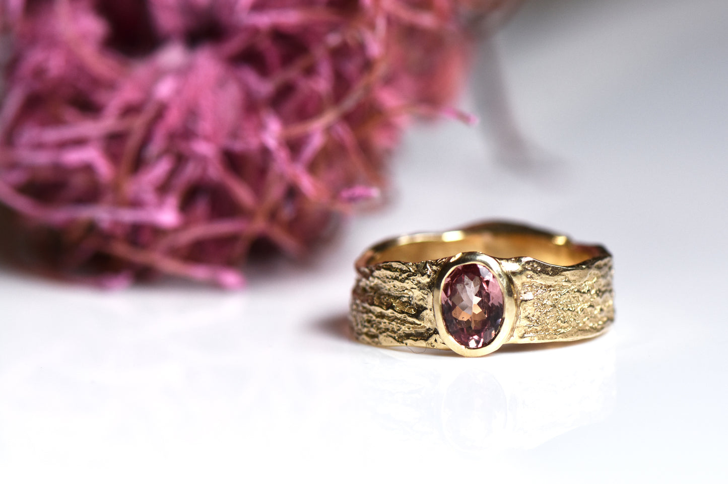 9ct Gold London Plane Ring with Pink Sapphire