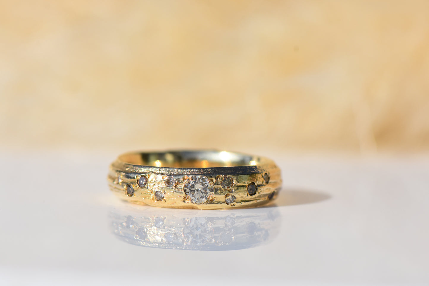 14ct Gold English Oak Scatter Band