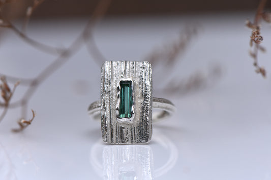 Shield Oak Ring