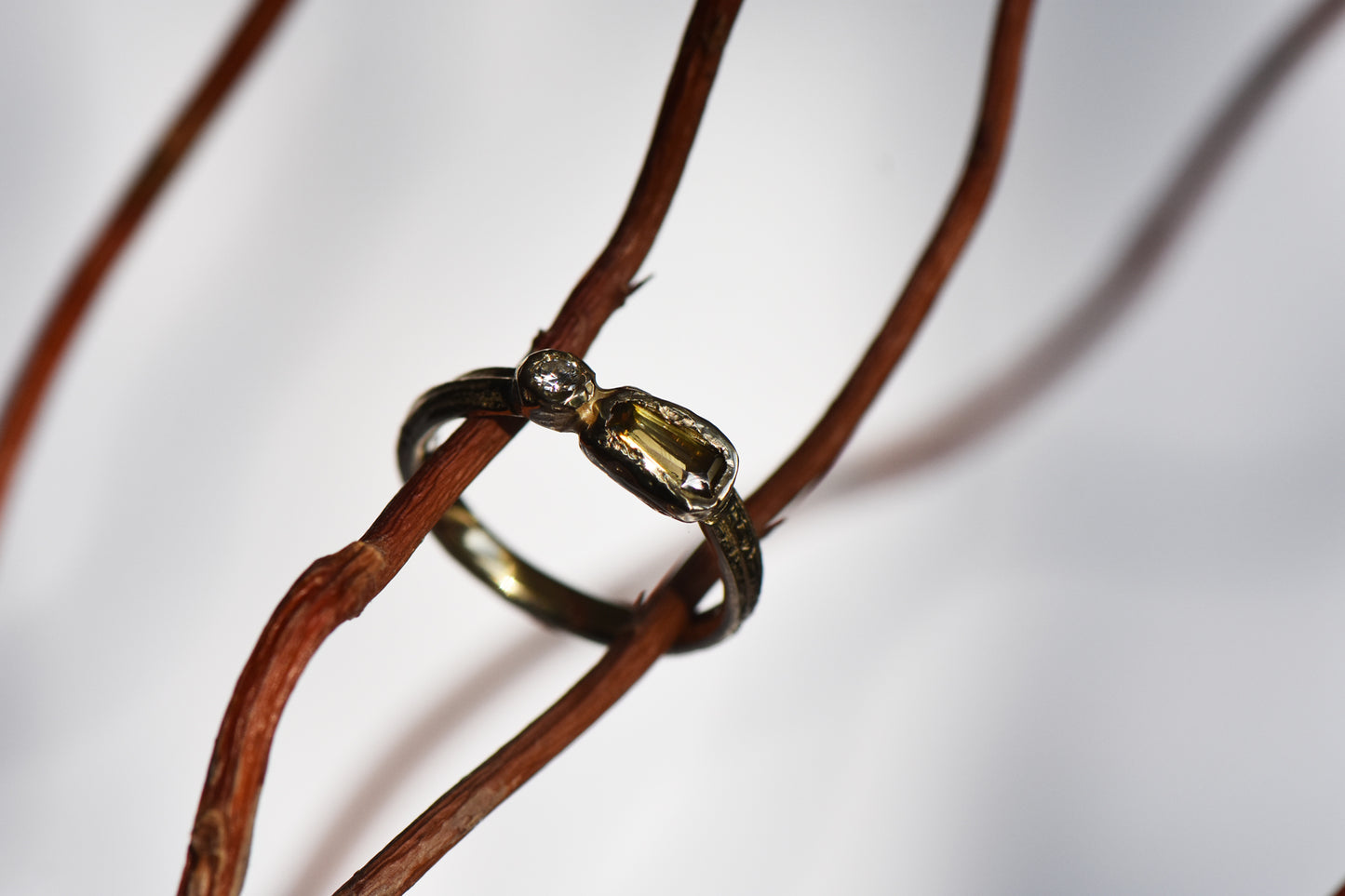 Skinny Oak ring - 9ct gold zircon and diamond